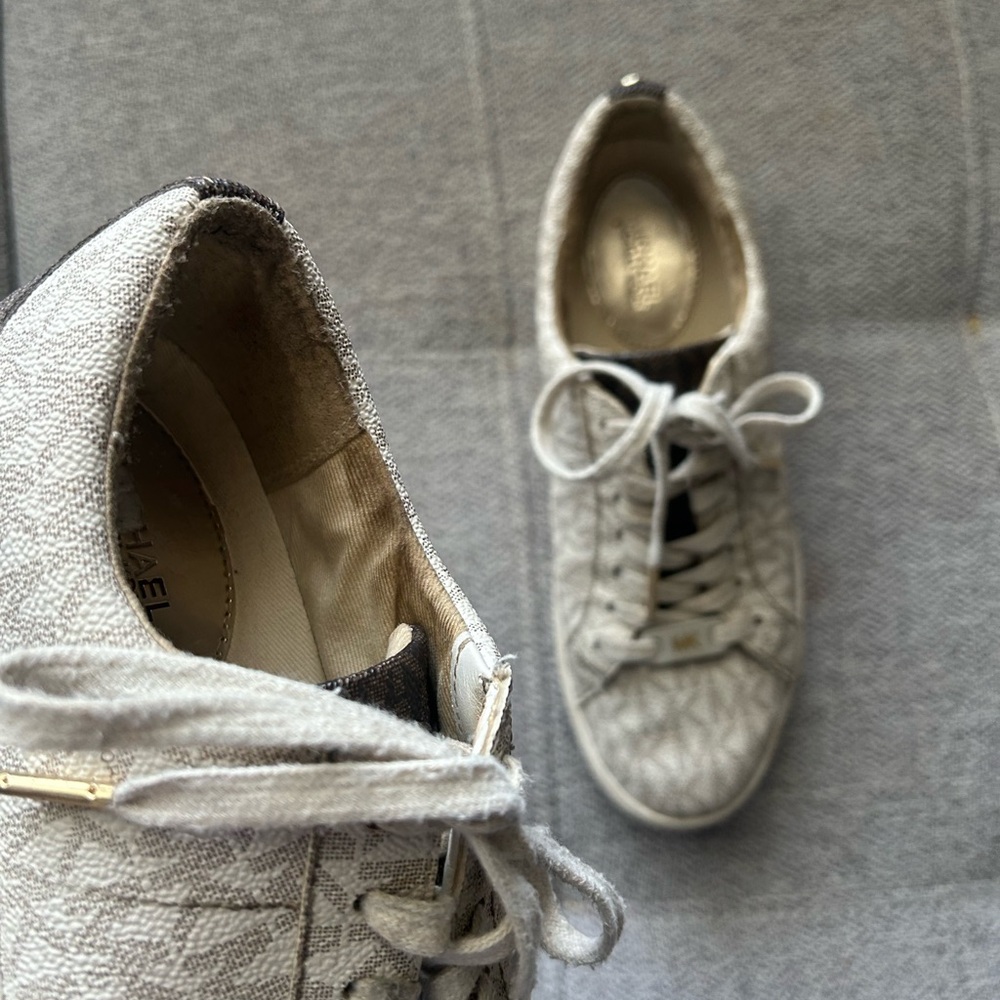 Michael Kors Women's Cream Sneakers - Picture 4 of 7